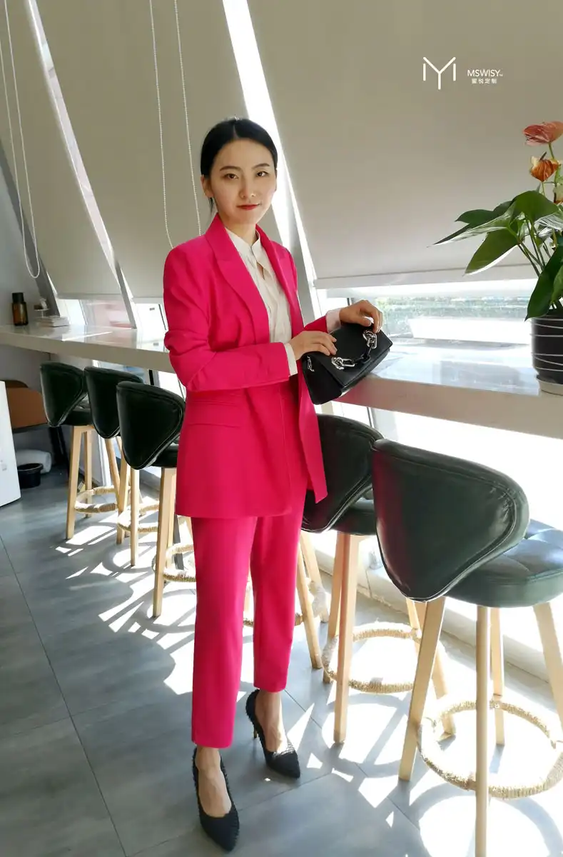 精纺毛料平驳头一粒扣修身西装