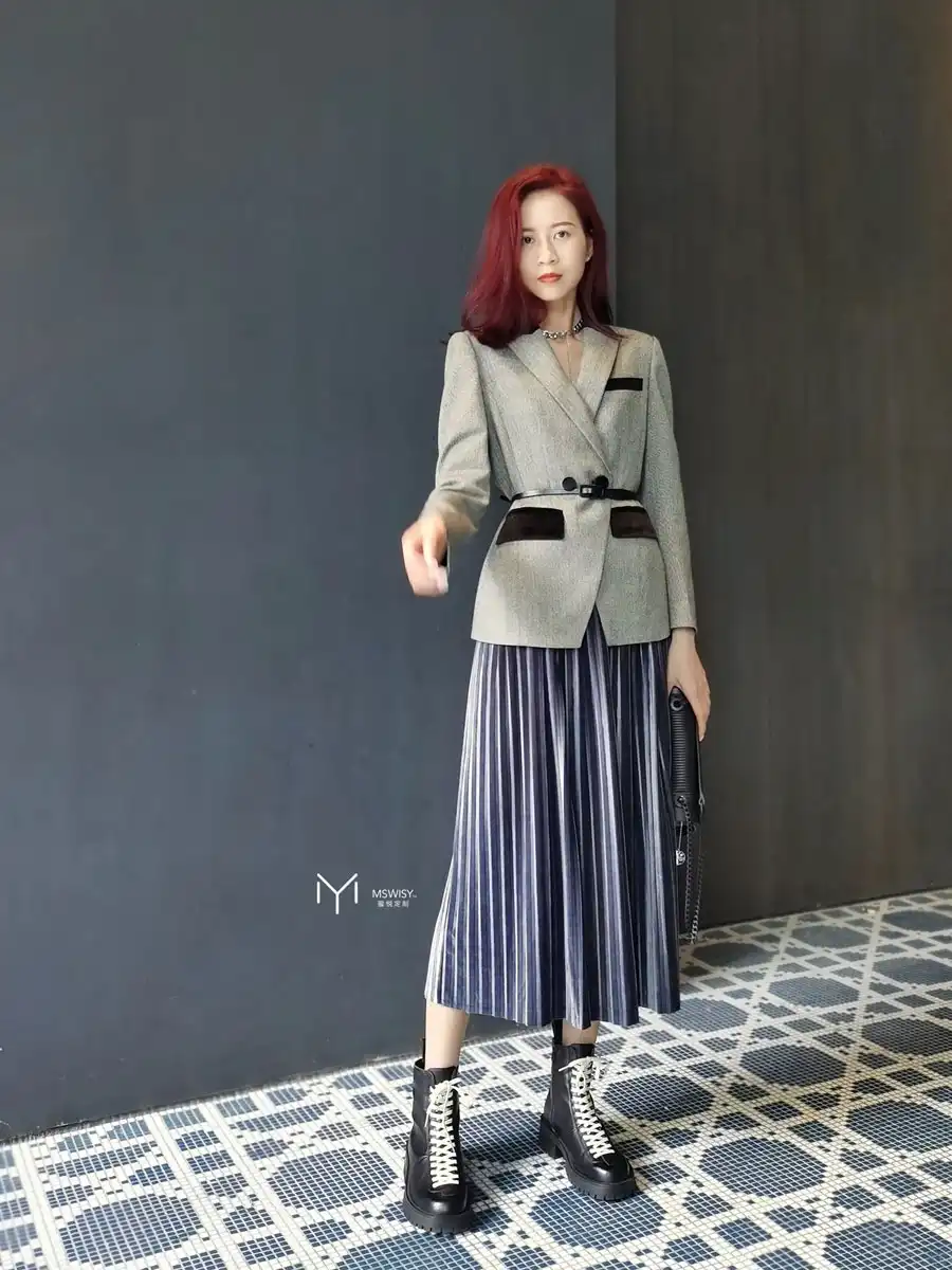 人字呢斜摆骑马西装