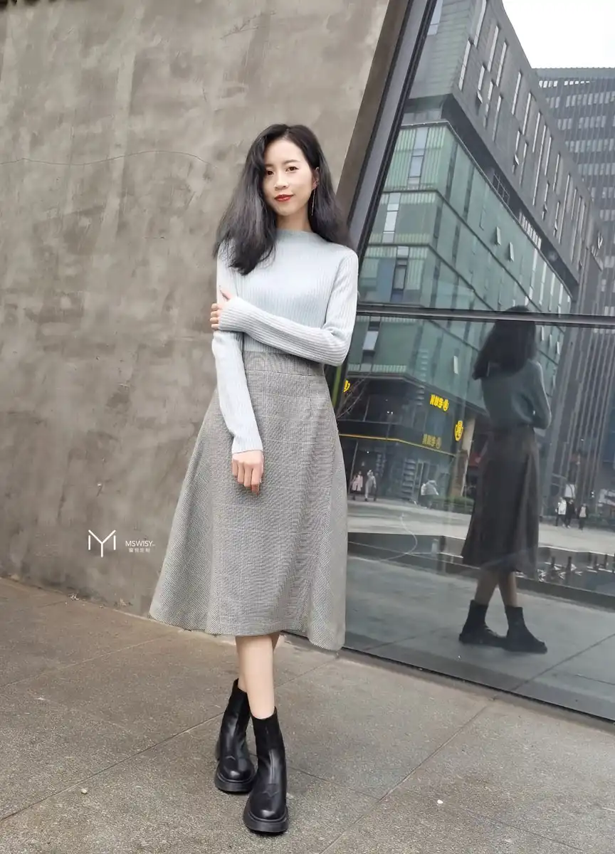 复古羊毛格侧拼A版半裙