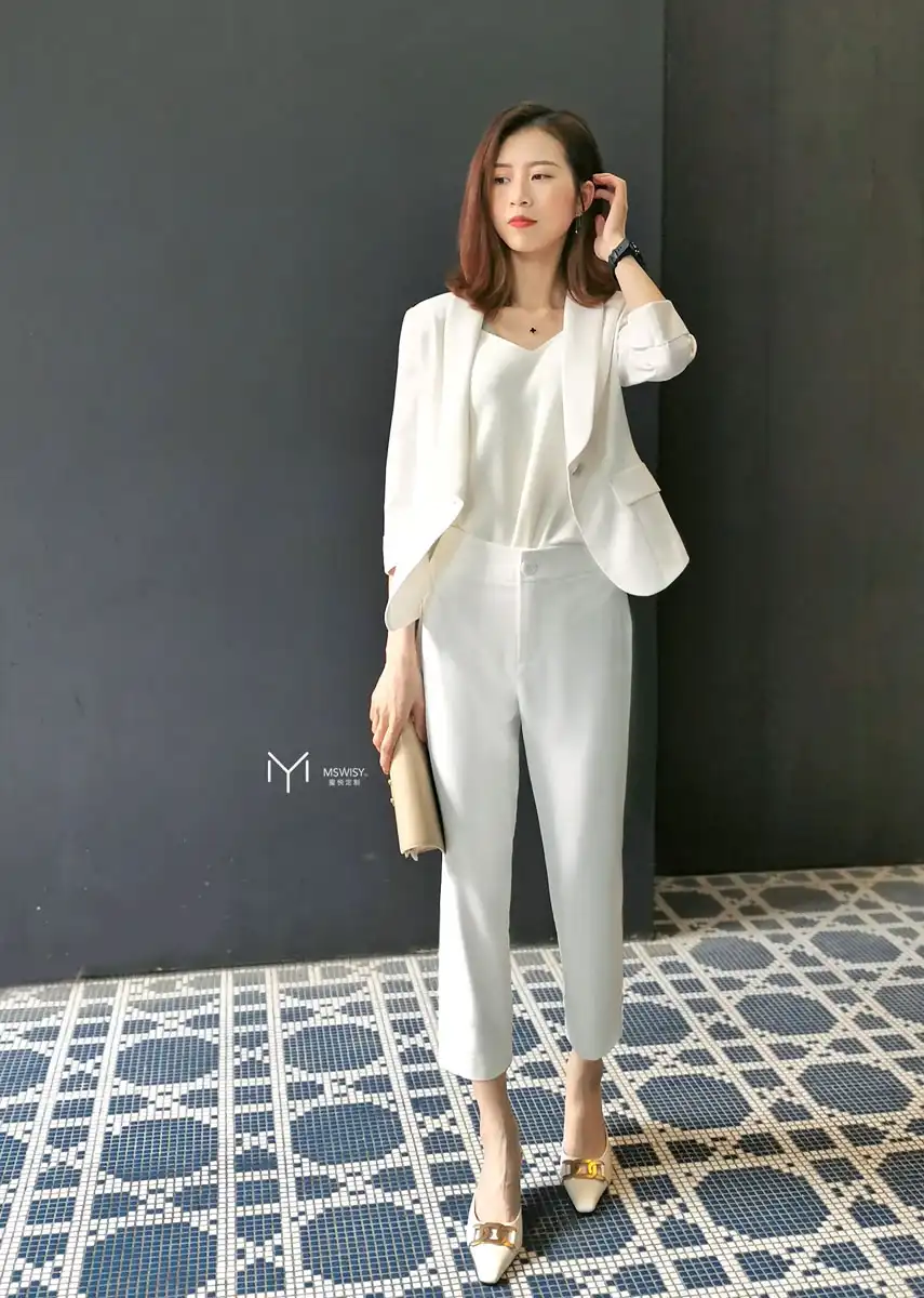 白色青果领单粒扣中袖女式短西装