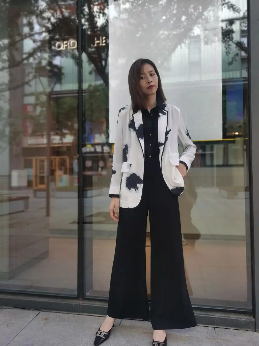 水墨风日本麻纱平驳头镶边女西装