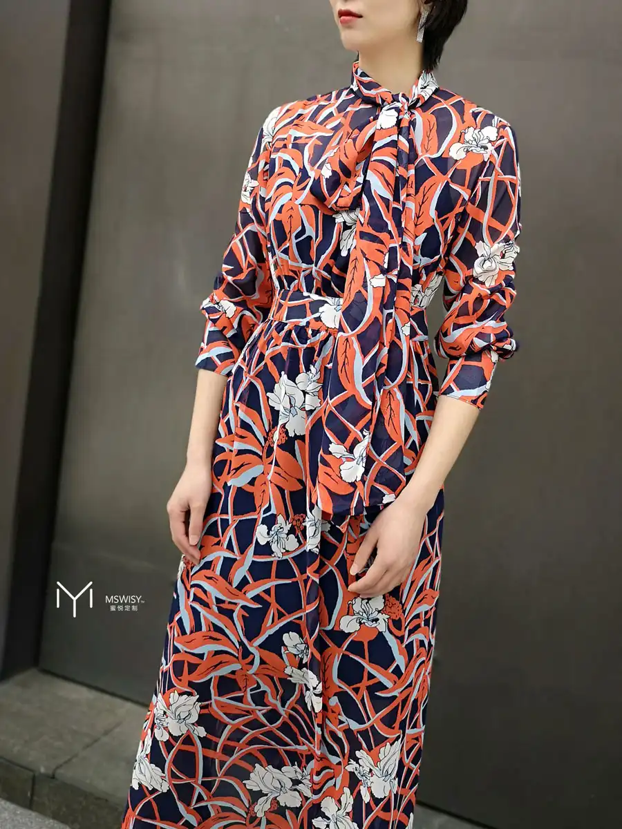 雪纺长袖大蝴蝶结连衣裙