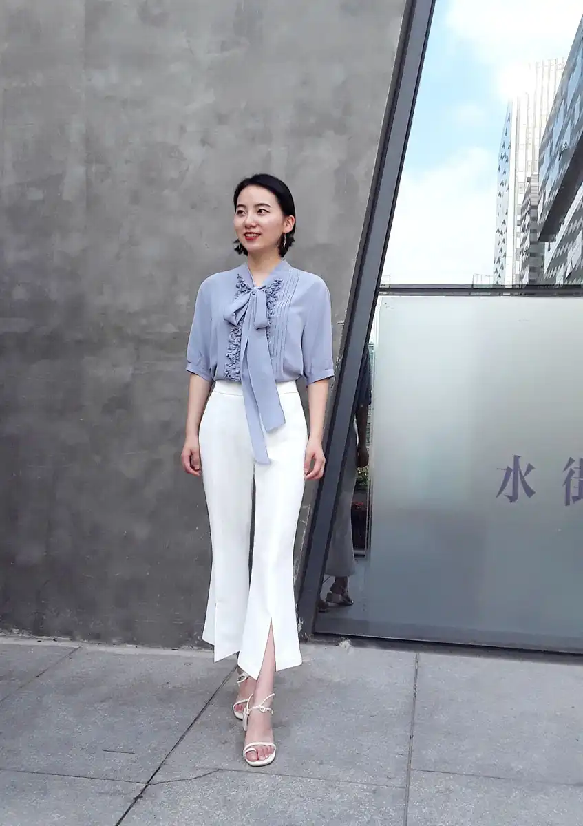 真丝中袖木耳边衬衣