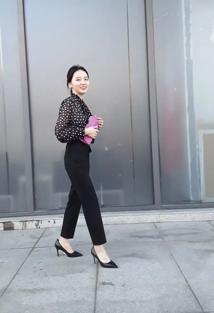 雪纺复古长袖口飘带衬衣