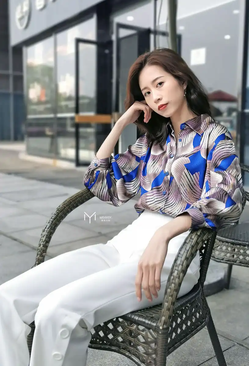 重磅真丝泡泡袖个性印花衬衣