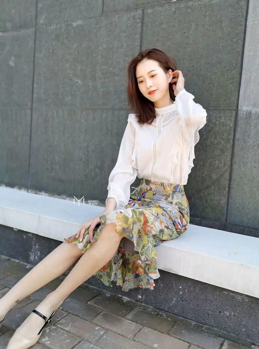 法式立领拼蕾丝衬衣