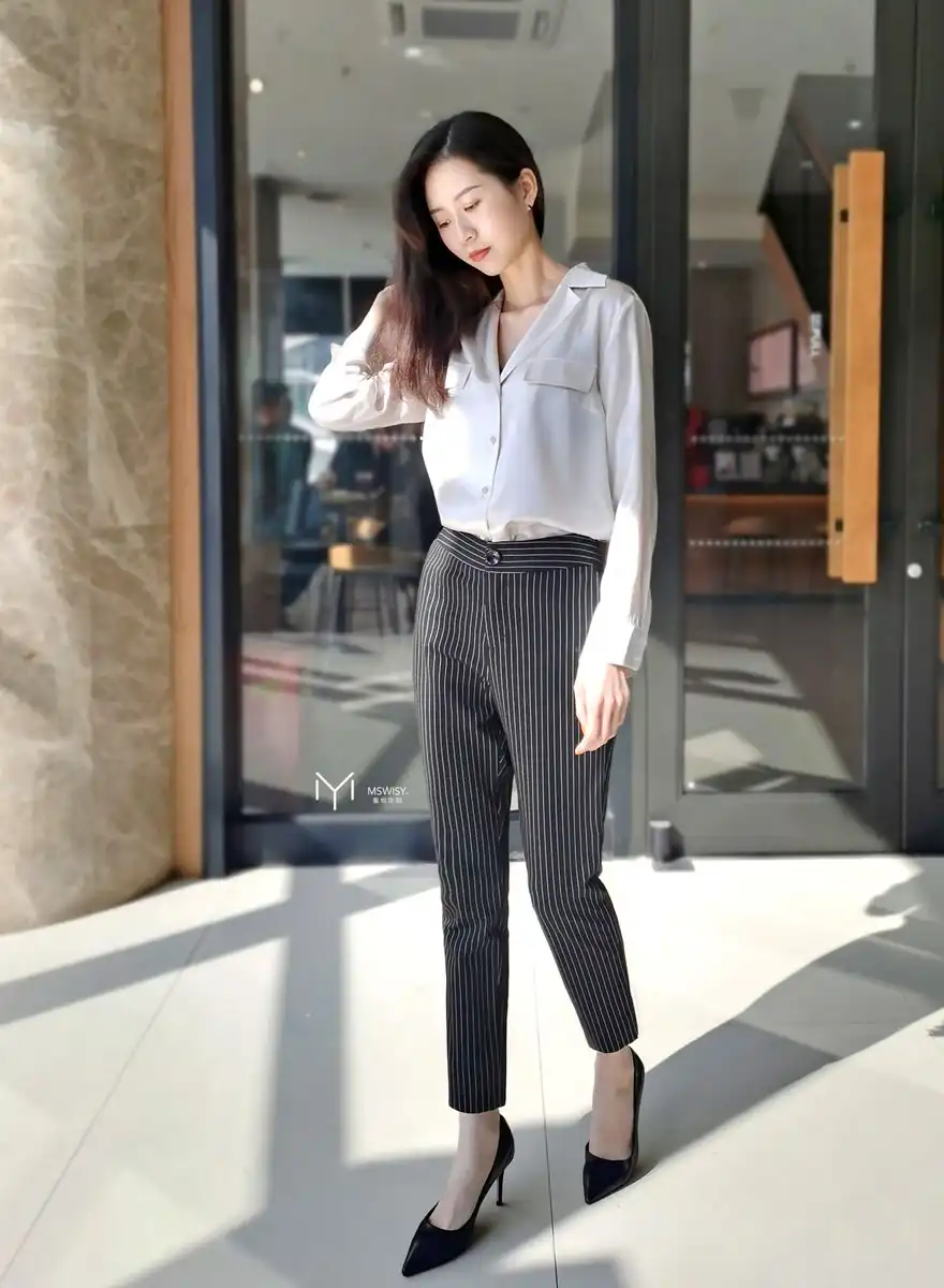 白色重磅真丝缎西装领女款衬衣