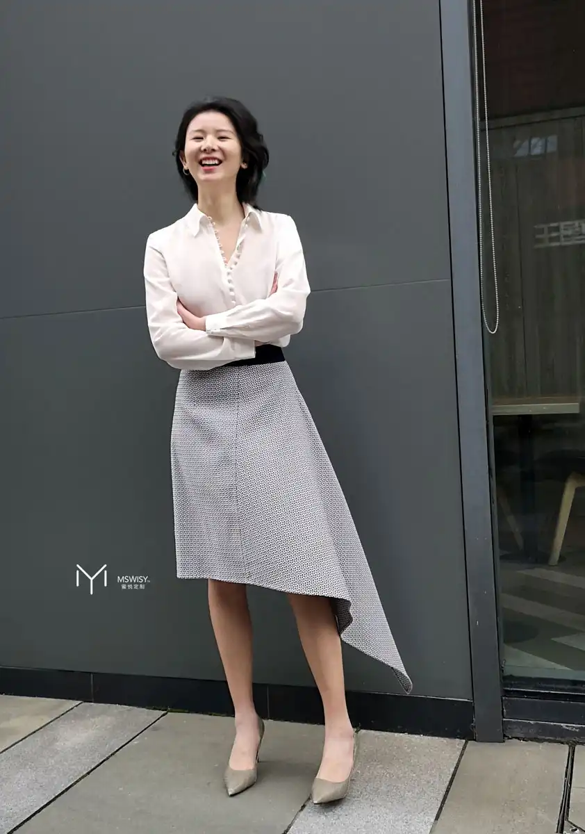 特裁斜摆半身裙