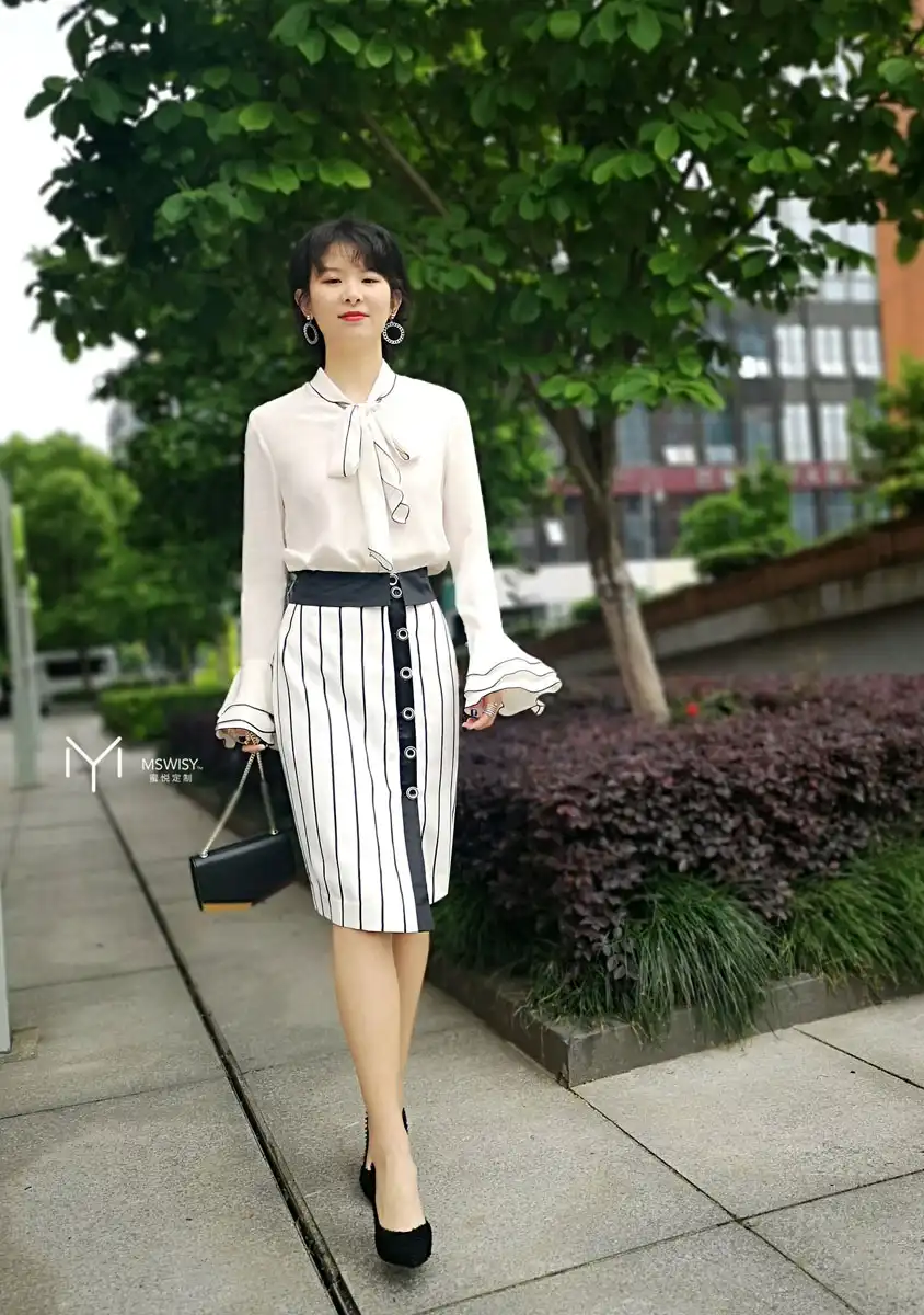 包臀高腰撞色半裙