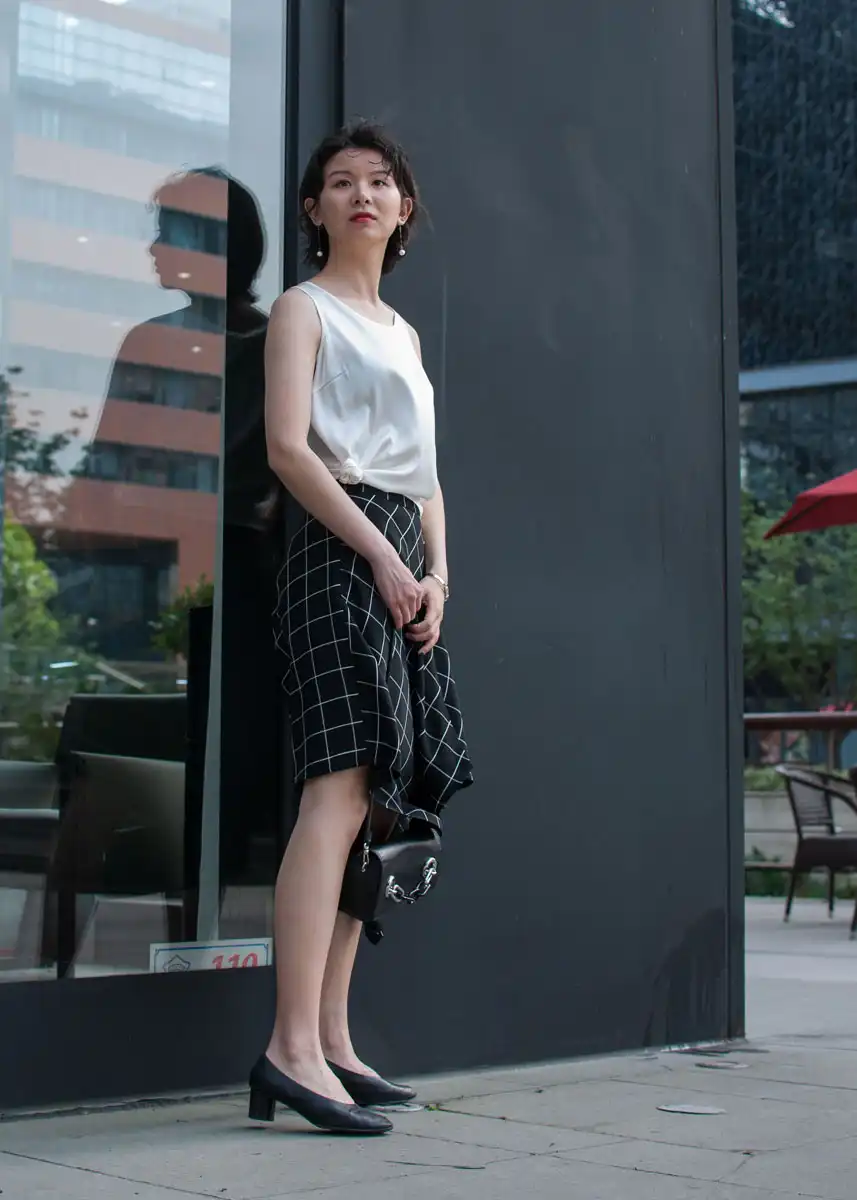 斜裁不规则下摆半身裙